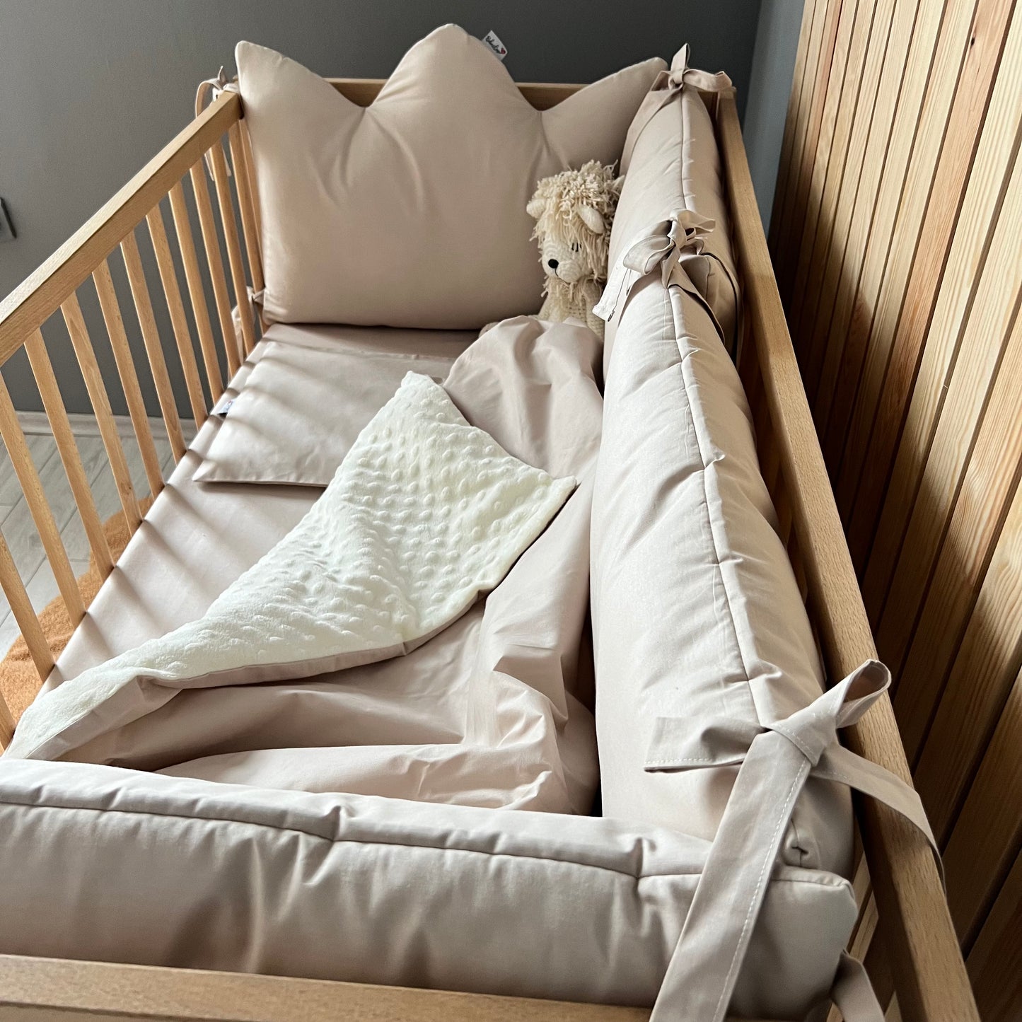 CRIB BEDDING SET